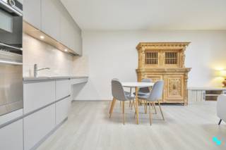 Deze assistentieflat op de eerste verdieping, geschikt voor twee personen, vormt een combinatie van zelfstandig wonen en zorg op maat. Het...