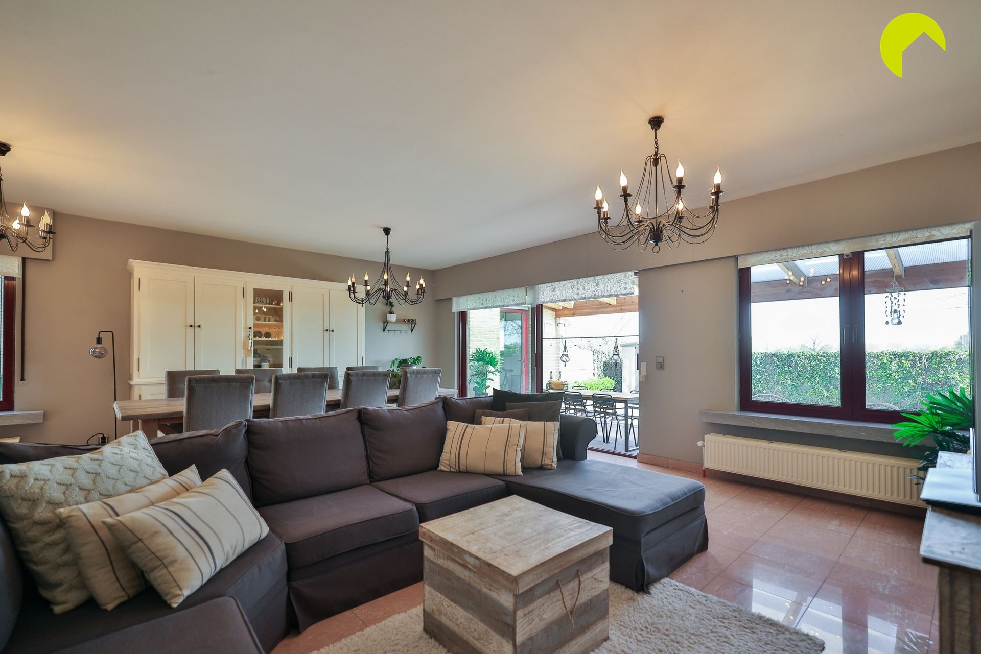 Ruime woning met 5-slpk en 2 badkamers - foto 5