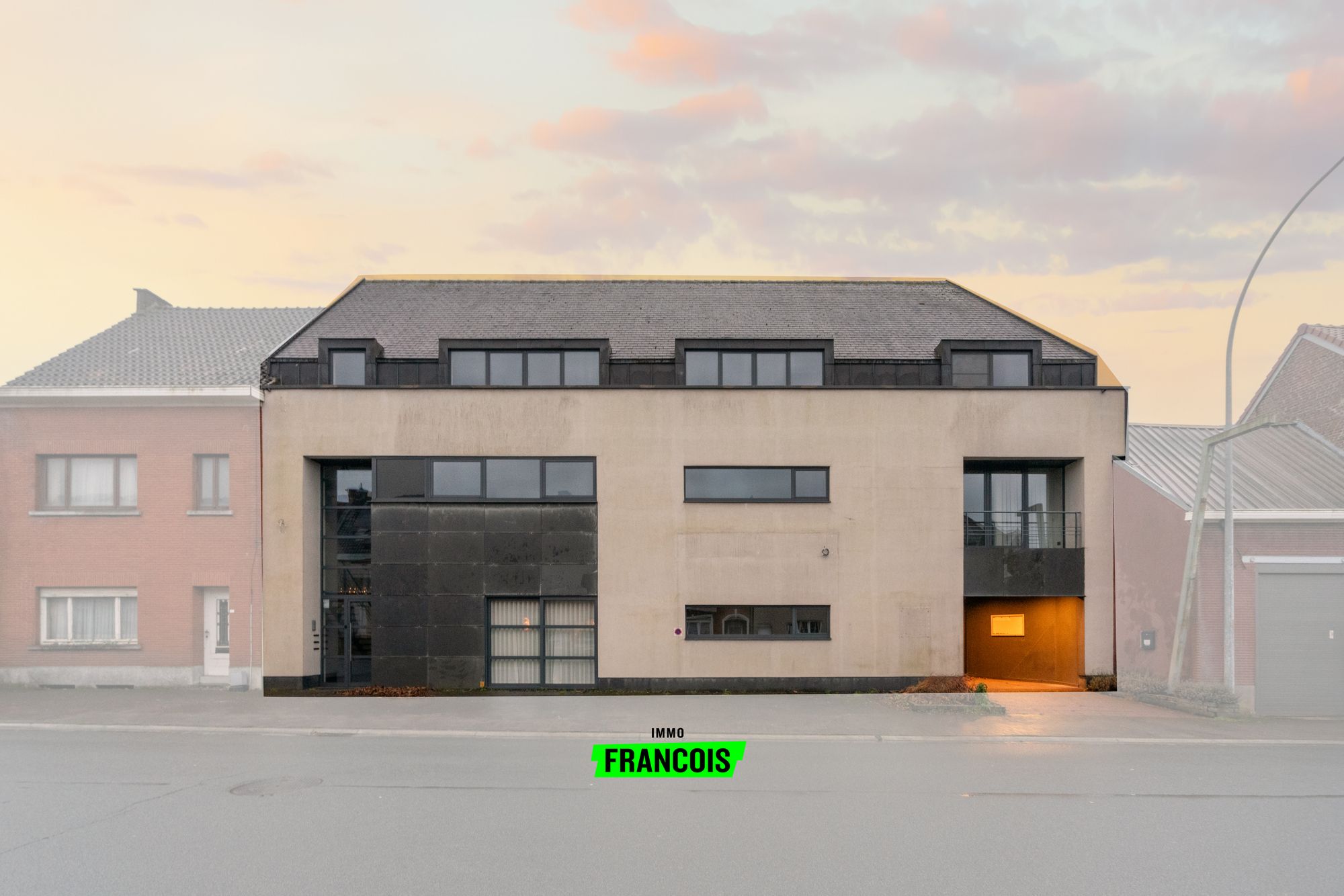 Unieke polyvalente eigendom! Wonen en werken onder één dak - foto 1