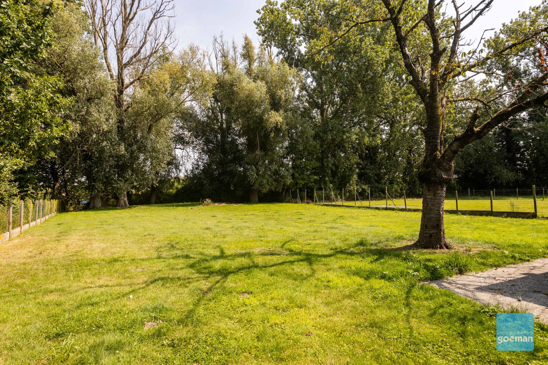 Op te frissen woning met prachtige tuin te koop in Wichelen. - foto 2