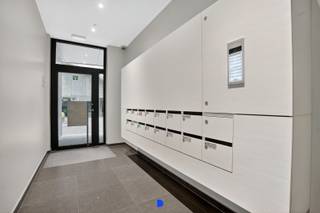 Uitstekend gelegen appartement in het centrum van Roeselare met dubbele berging, autostaanplaats en mogelijkheid tot aankoop ondergrondse...