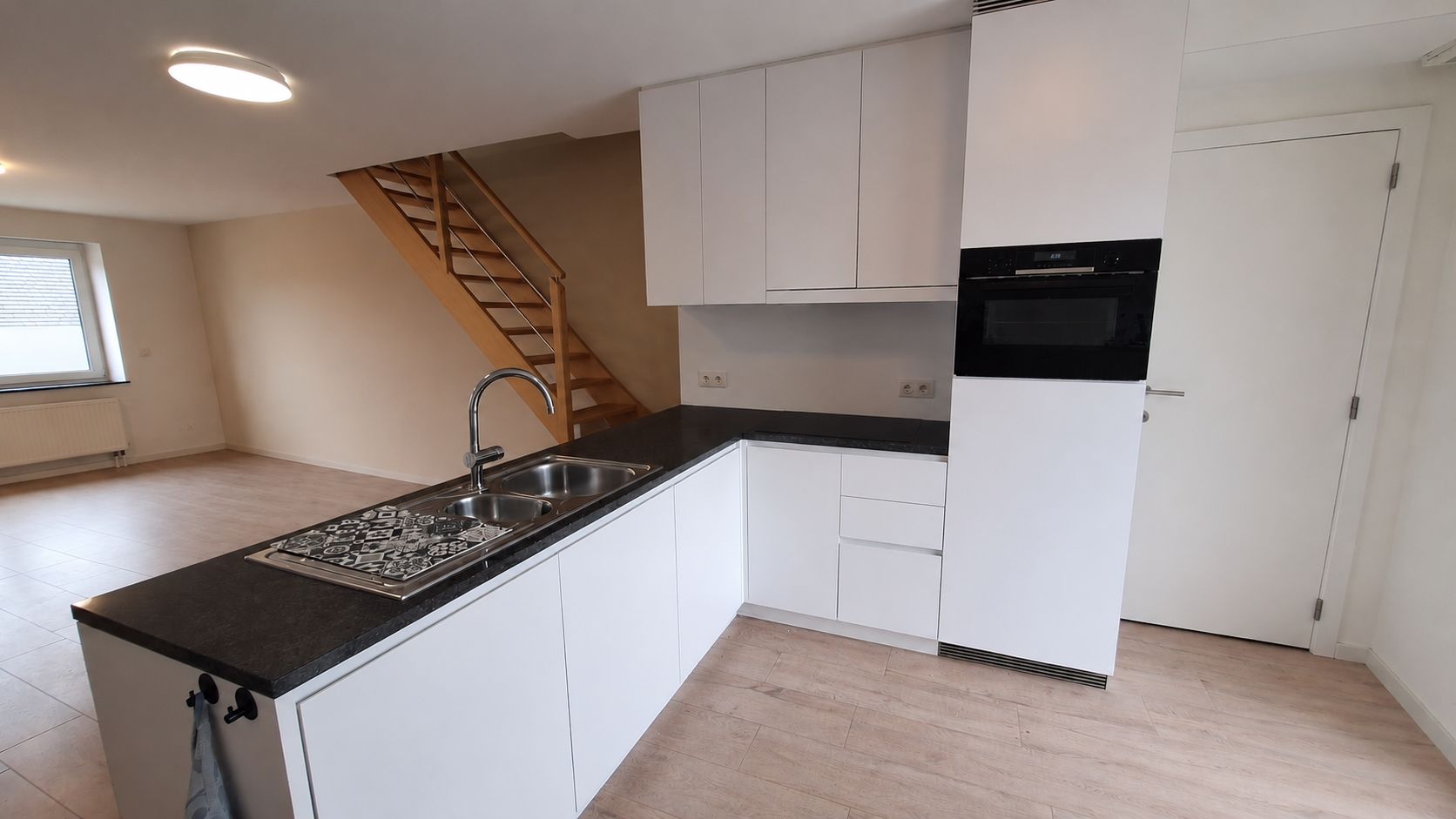 Instapklaar duplexappartement met 3 slaapkamers, EPC B en centrale ligging in Poperinge. - foto 5