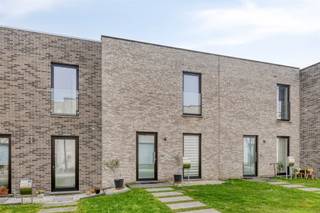 Instapklare en energiezuinige woning in een rustige woonwijk te Zwevegem  In de recente en kindvriendelijke verkaveling in de Paardenbloemstraat 31...