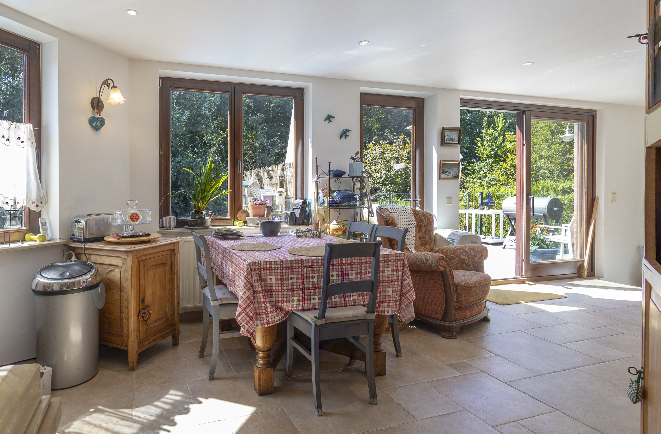 Villa met 5 slaapkamers en grote garage. - foto 5