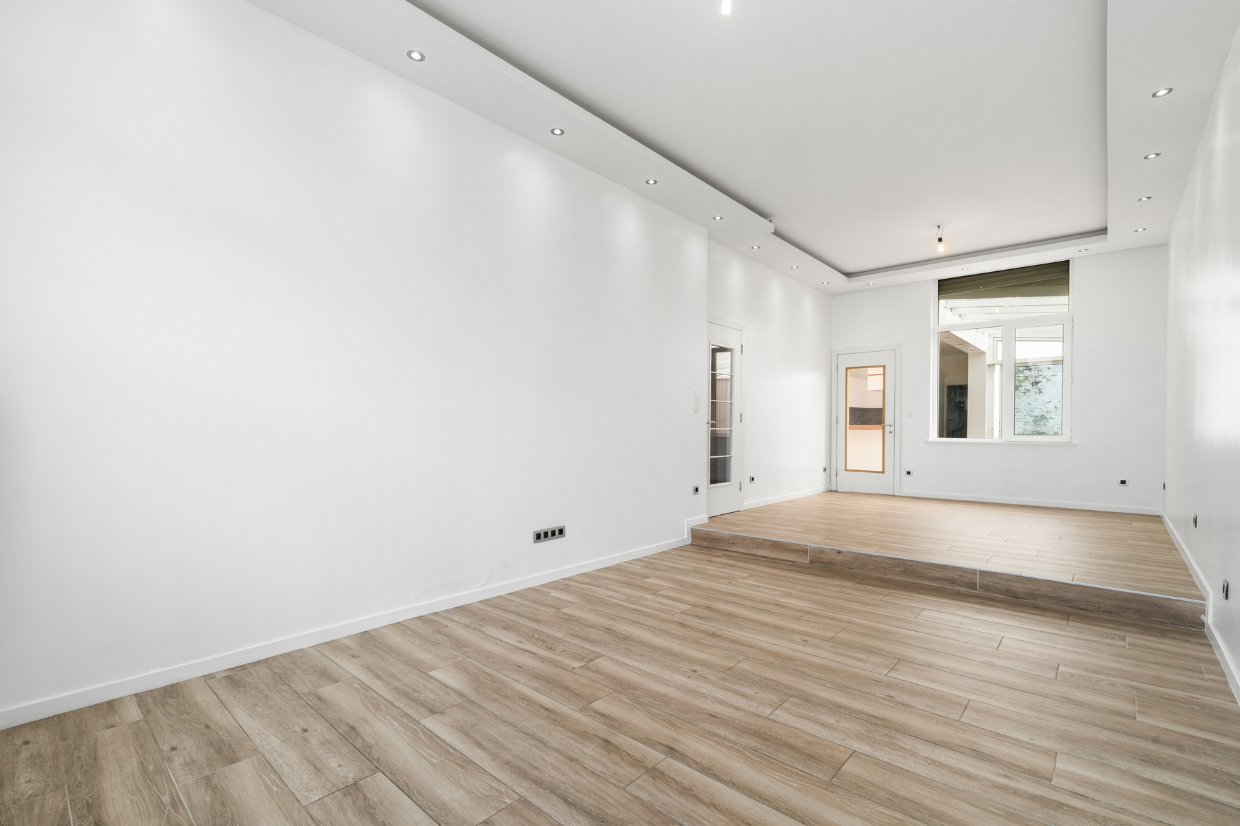 Verrassend ruime grotendeels al gerenoveerde woning, 4 slpks - foto 4