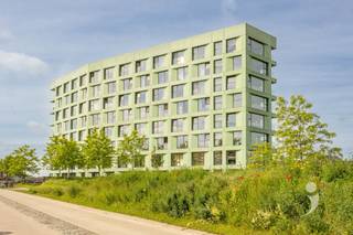  Deze moderne studentenkamer met eigen sanitair en eigen terras is gelegen in studentenresidentie Woods, vlakbij het Belle-Vue park. De residentie...
