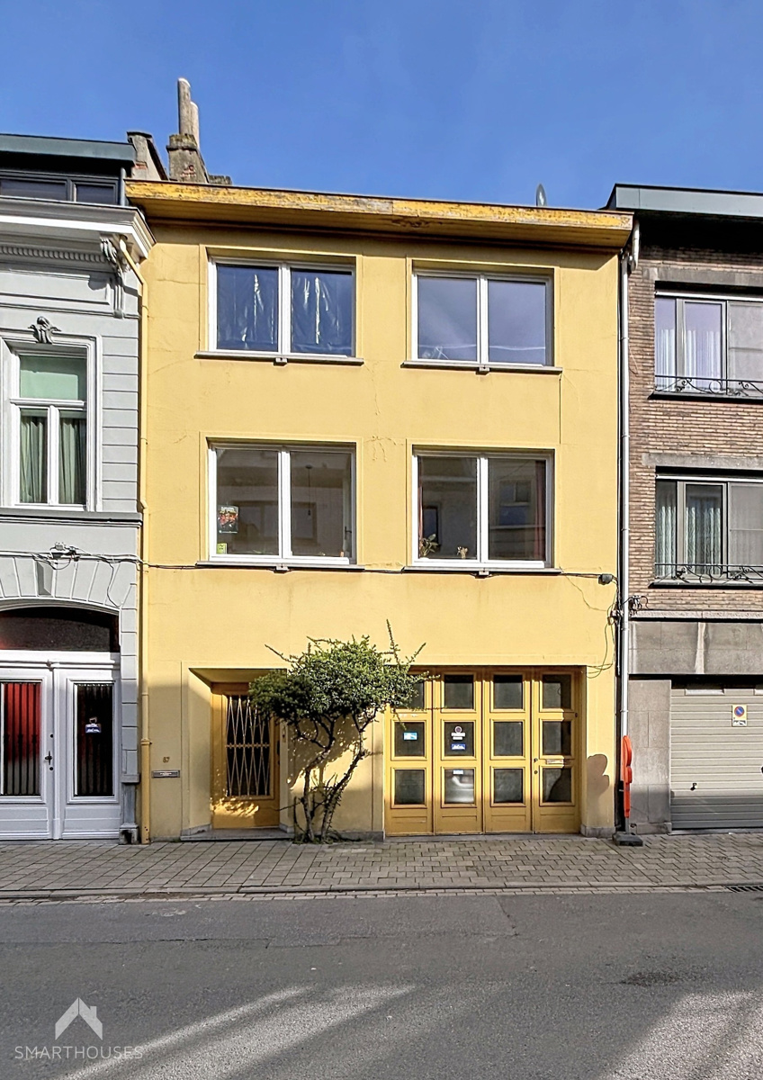 Goed gelegen bel-etage met 3 slaapkamers en grote garage - foto 2