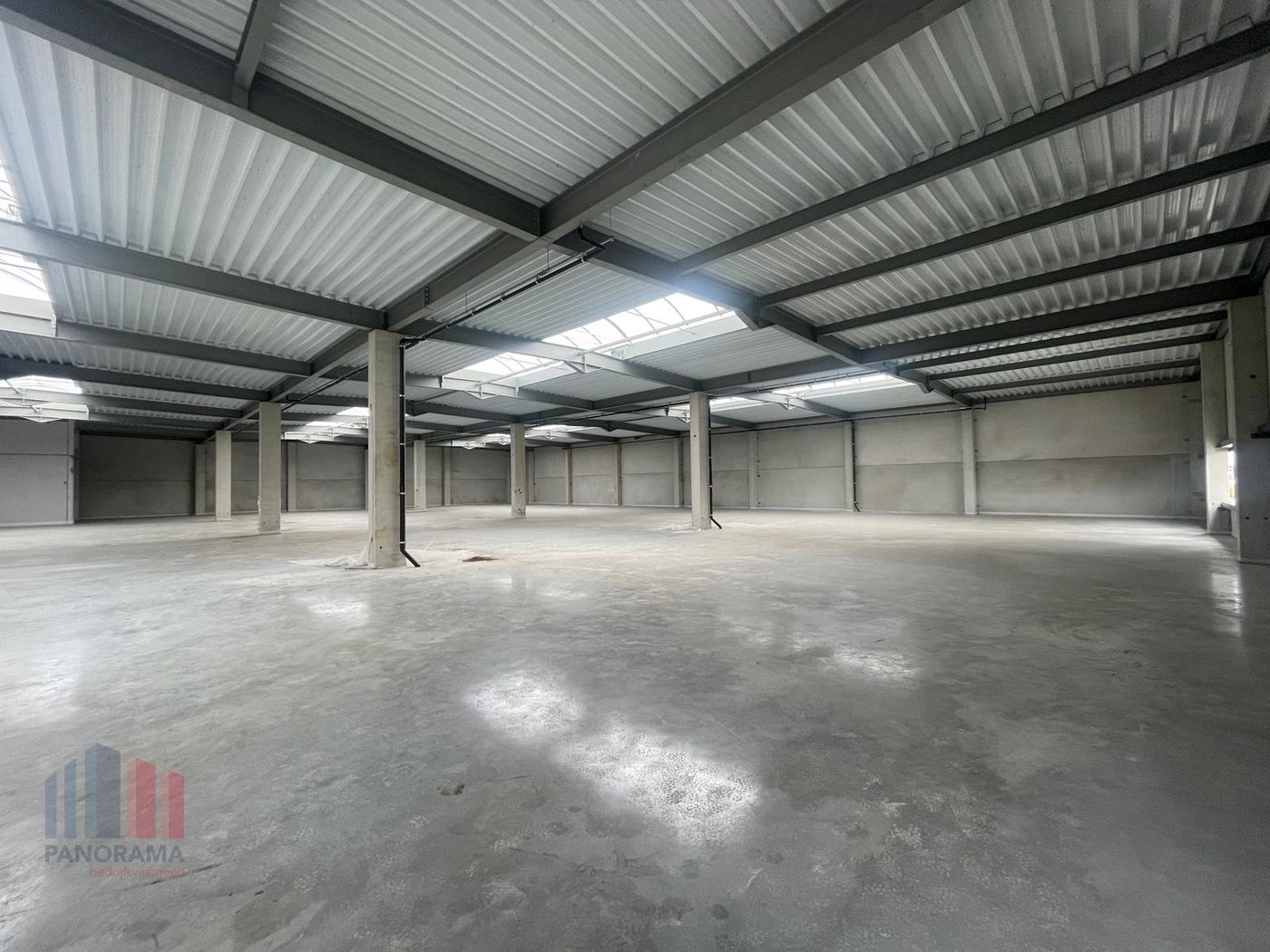 3.169 m² magazijn met kantoor langs bedrijvige Beernemsteenweg - foto 1