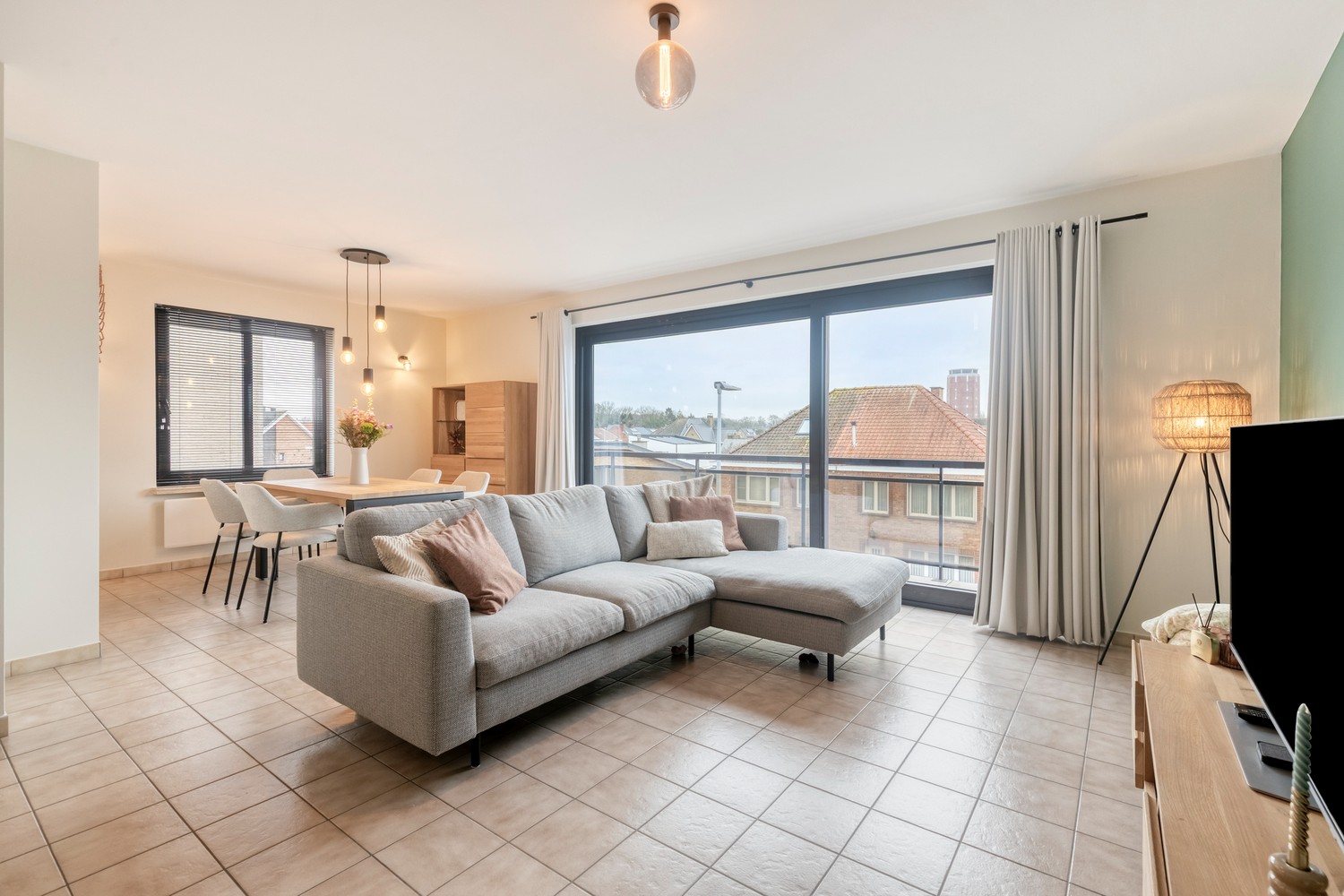 ST-KRUIS: INSTAPKLAAR APP. MET 2 SLPKS, TERRAS & GARAGE - foto 2