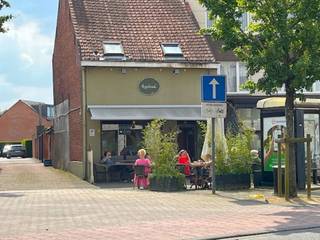 Op topligging gelegen gunstig verhuurd handelspand te koop midden in het centrum van Oud-Turnhout. Momenteel wordt het pand uitgebaat als een...