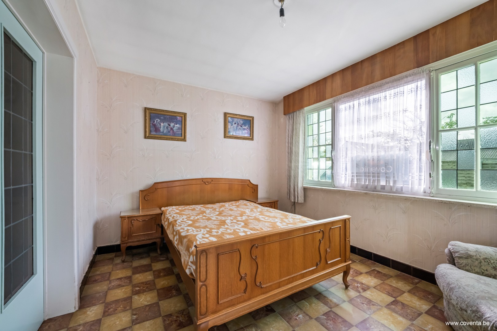 Maison familiale à rénover avec 4 chambres et jardin près du centre de Roulers - photo 4