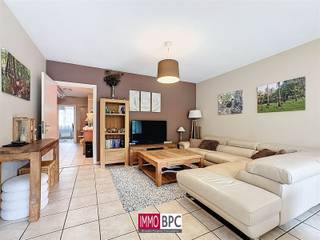 Welcome to this magnificent ready-to-move-in apartment, ideally located in a quiet, leafy area of Molenbeek-Saint-Jean.A home that perfectly combines...