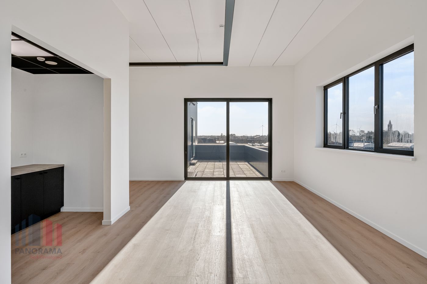 Unieke combinatie van kantoorruimte en magazijn/showroom vlakbij R4 - photo 4