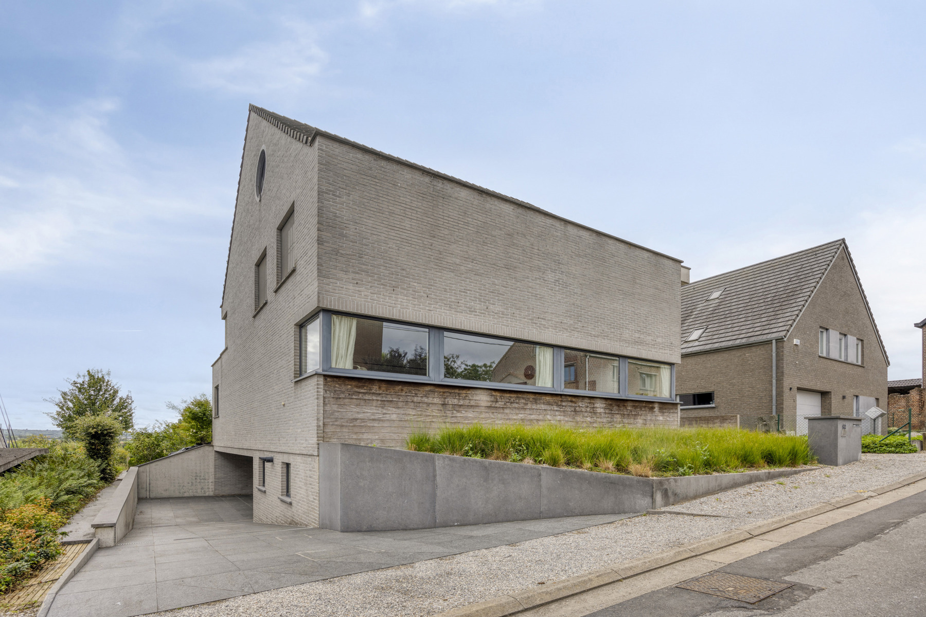 House for sale in Sint-Pieters-Leeuw with 5 bedrooms - photo 1