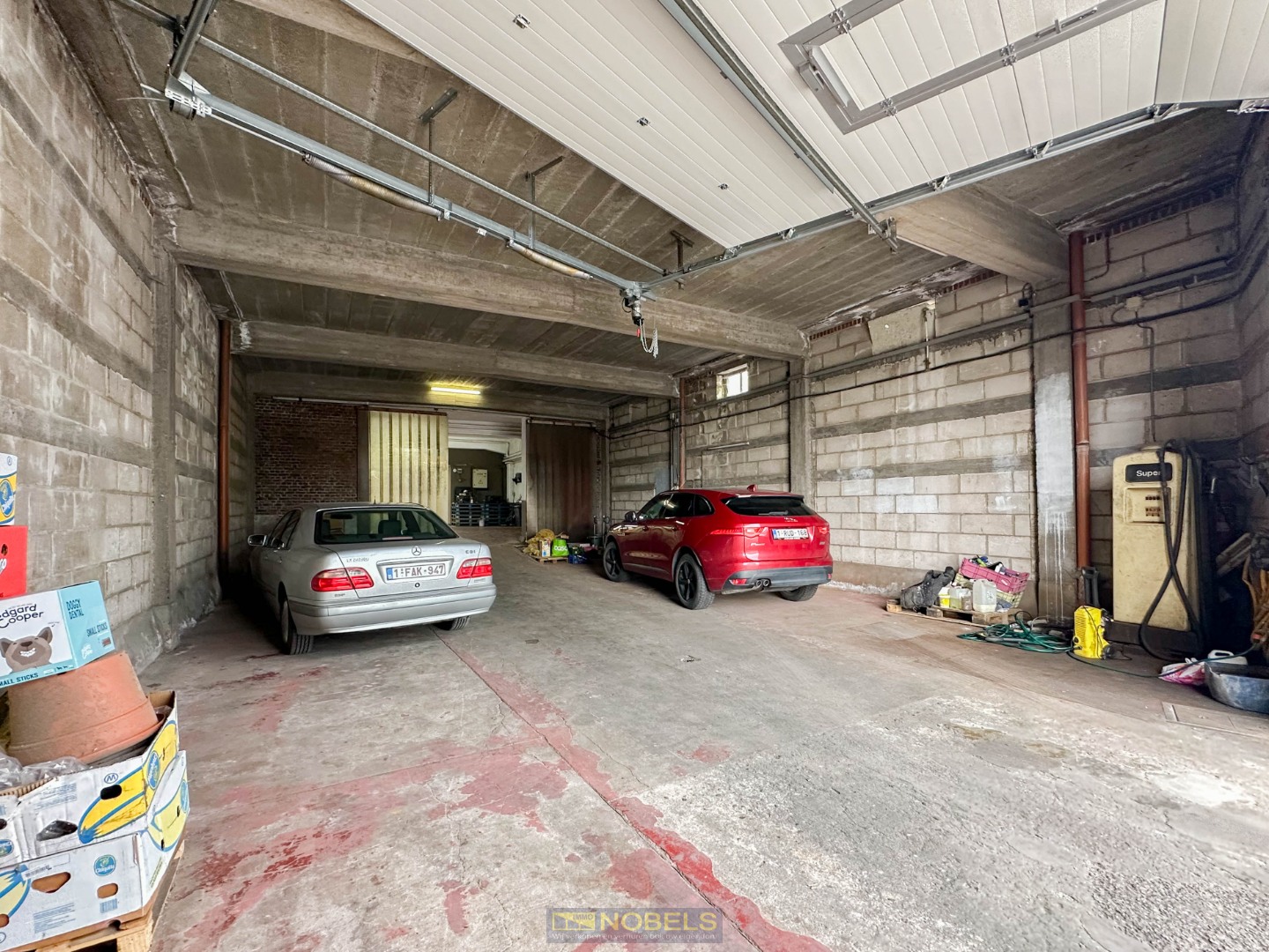 Te koop, veelzijdige eigendom met woonst en magazijn (300m²) met veel visibiliteit te Ninove - foto 4