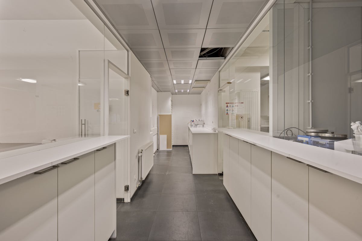 Commerciële ruimte met duplex-appartement te koop in Evere - foto 5