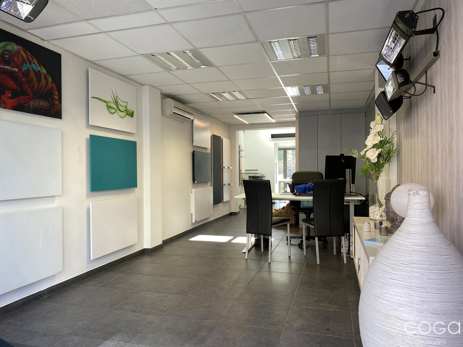 Commercieel handelshuis met woonst in hartje Oostmalle! - foto 2