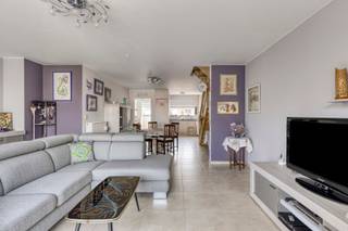 DUPLEX RÉCENT AVEC BALCON, 3 CHAMBRES ET GARAGE – STEENOKKERZEEL Découvrez ce spacieux duplex de 138 m², situé Kortenbergsesteenweg 28, dans...