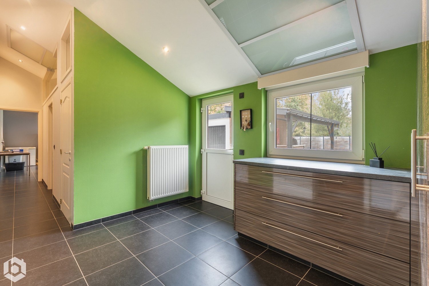 Prachtige gerenoveerde ruime woning in een groen kader - foto 4