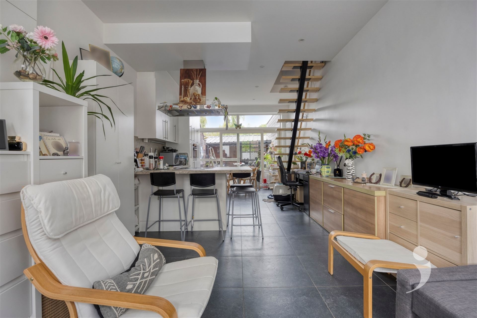 Prachtig gerenoveerde gezinswoning op een toplocatie - foto 4