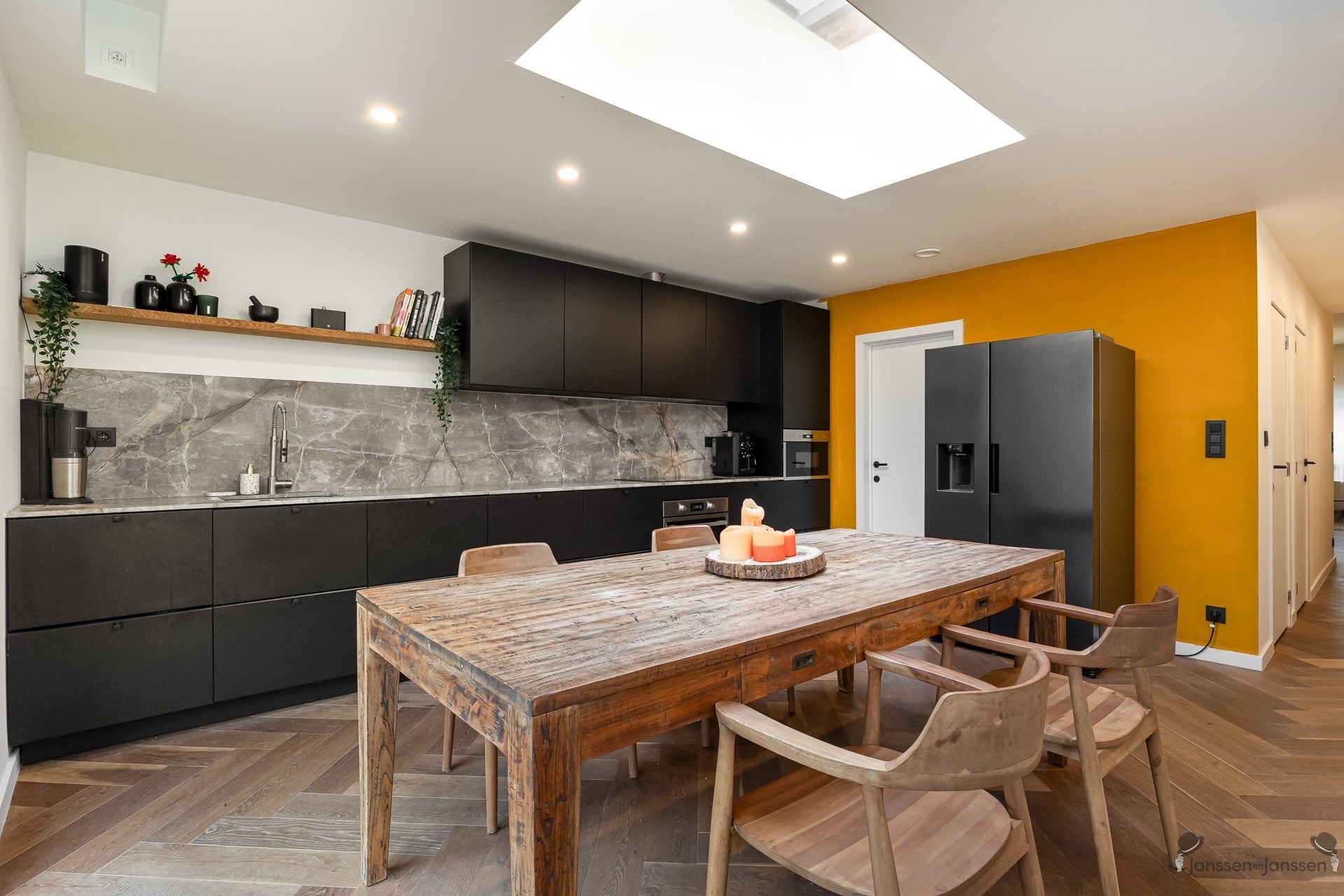 family house - photo 2