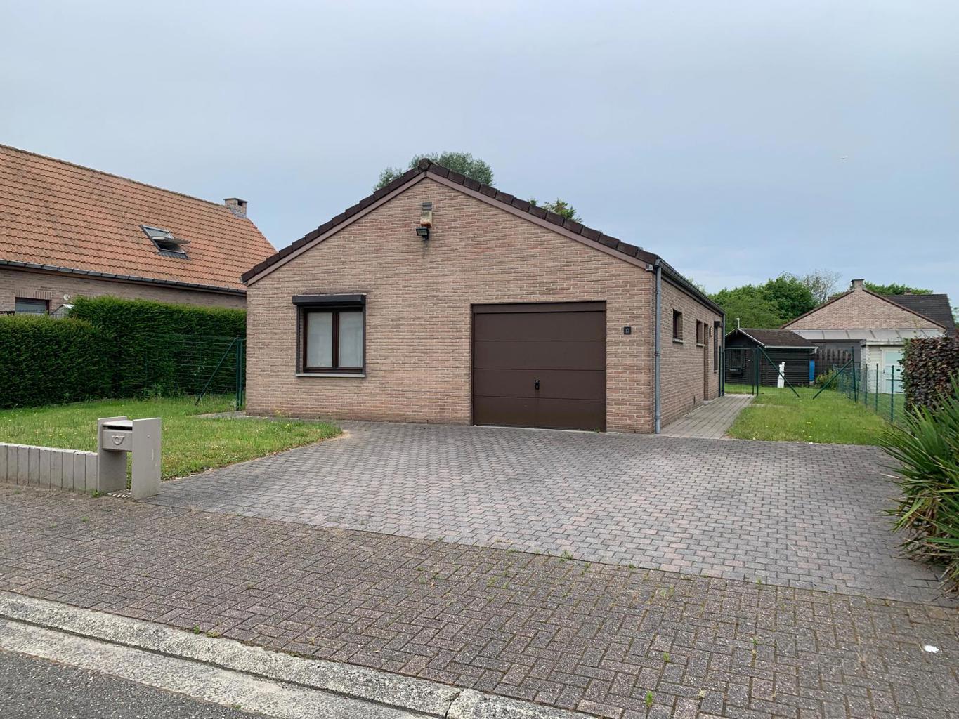 House for rent in Asse