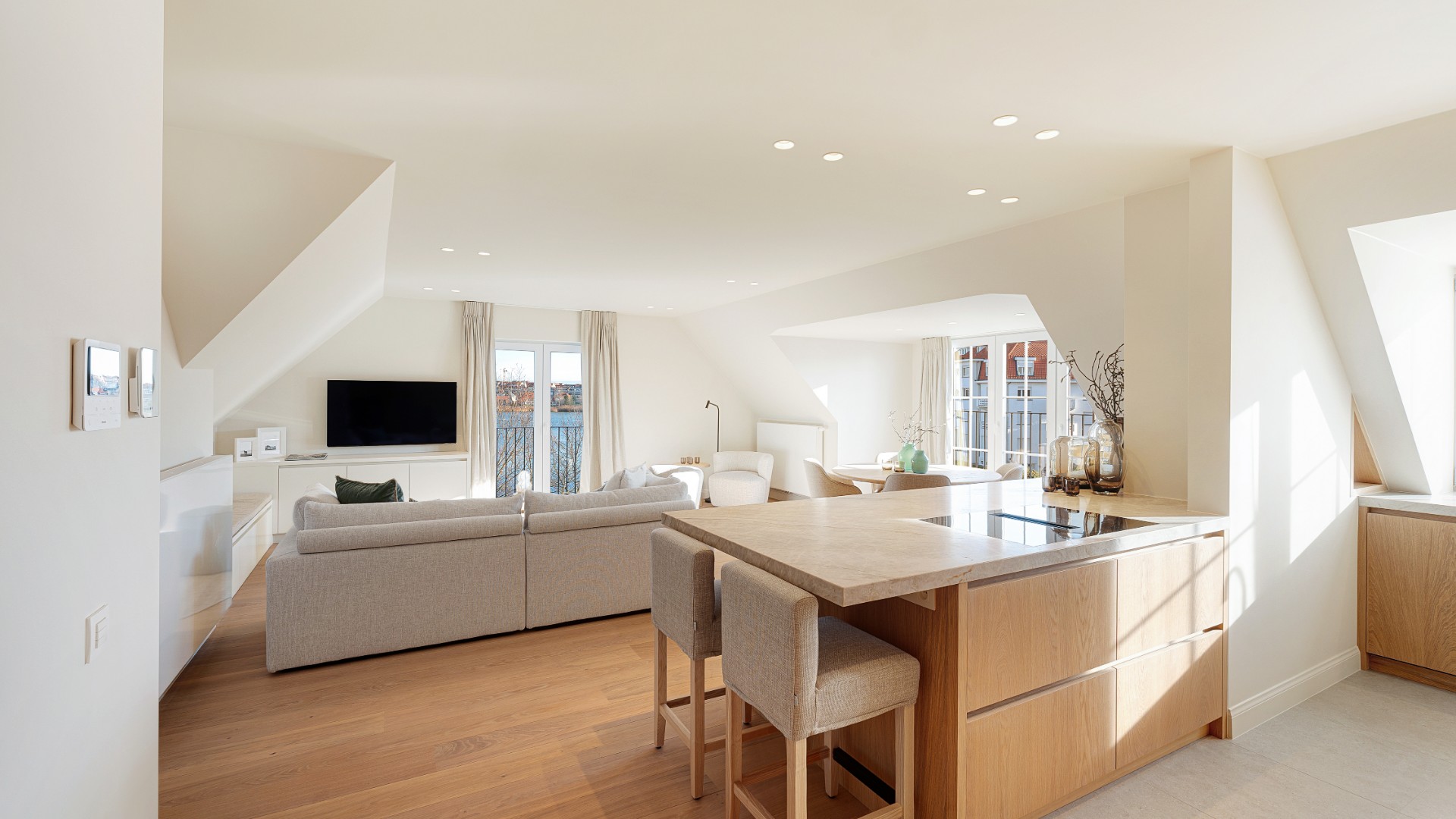 Top-luxueus gerenoveerd hoekappartement met prachtig zicht over het Zegemeer - foto 1