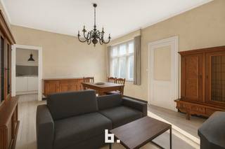 Algemeen bezoekmoment op zaterdag 6 december 2025 van 09u30-10u30 // Reservatie verplichtOntdek deze karaktervolle hoekwoning met tal van...