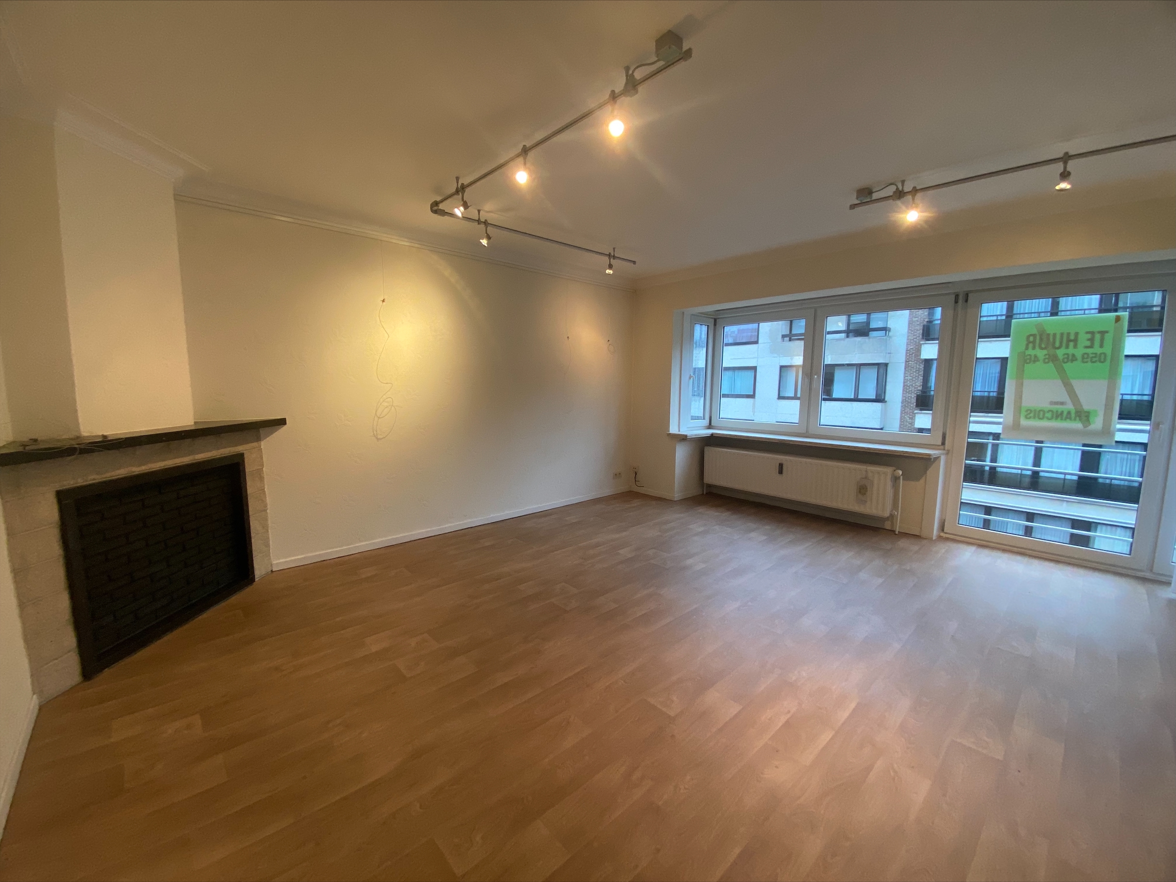 Instapklaar en ruim appartement met 2 slaapkamers te huur in centrum Oostende. - foto 5