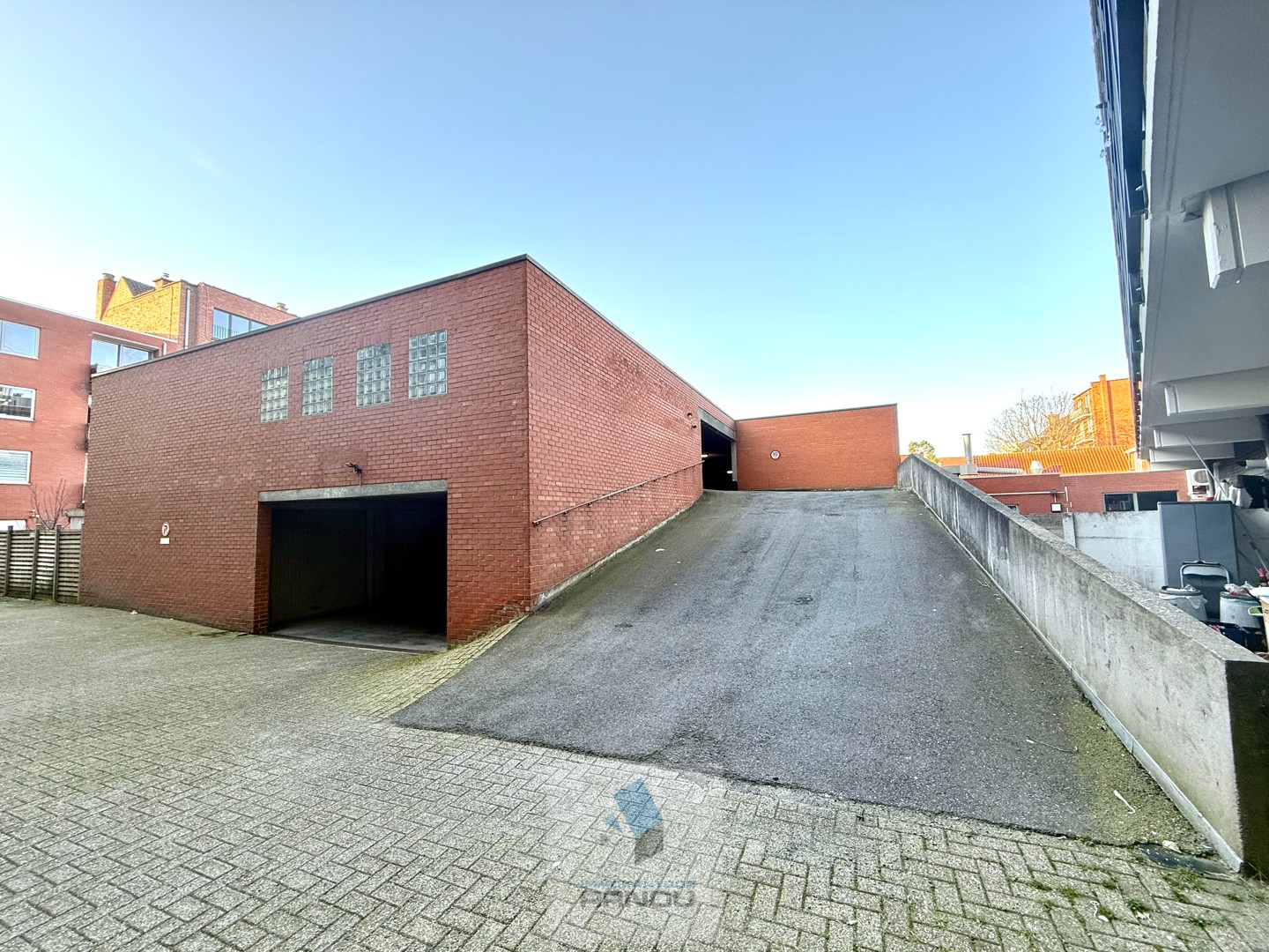 Ruime dubbele garagebox in het centrum Deinze – ca. 30 vkm - foto 3