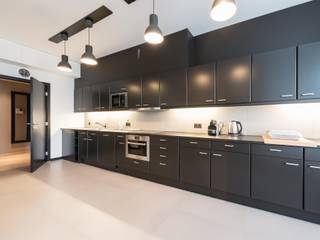 Gelegen in een luxueus gebouw aan de Louizalaan, tussen Kastelein en Flageyplein, gemeubeld appartement met een bruto vloeroppervlakte volgens EPC...