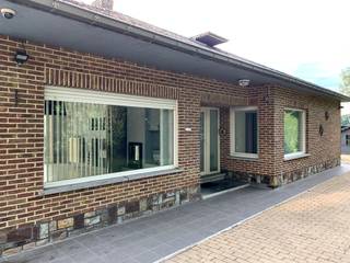Unieke locatie– bungalow met zicht op de DendervalleiStel je voor: thuiskomen in alle rust, omringd door groen, met een open zicht op de natuur… en...