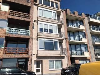 Ideaal als eerste verblijf voor persoon alleen of koppel. Ook is er een koer voor hond en poes.Indeling : living aan de zuid-west kant, aparte keuken...