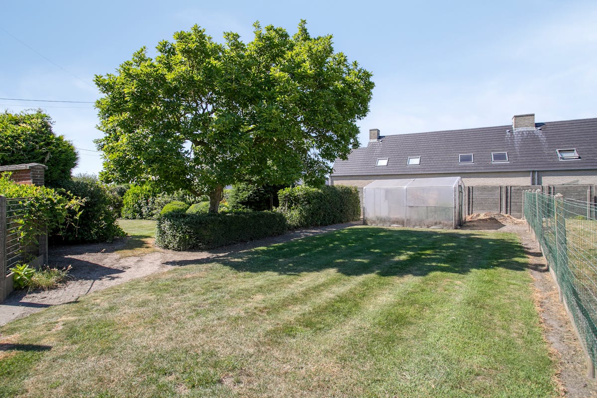 Maison à rénover avec 6 chambres et entrepôts à Kortemark - photo 5