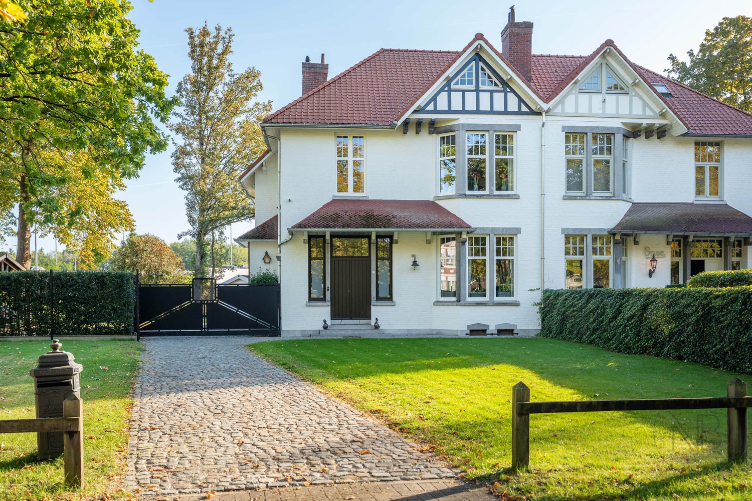 Karaktervolle & hoogwaardig afgewerkte ingenieurswoning te koop! - foto 2