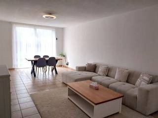 Vraag uw bezoek aan via info@optimusvastgoed.be!TE HUUR: Gelijkvloers appartement met 2 slaapkamers te Heusden!Dit appartement is gelegen in een...