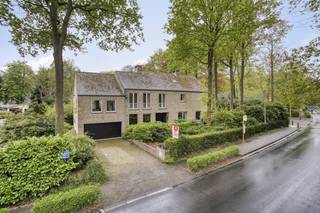 In het jaar 1982 werd dit verrassend ruim, vrijstaand huis op de hoek van de Brieversweg / Puienbroeklaan op een zuid georiënteerd perceel van...