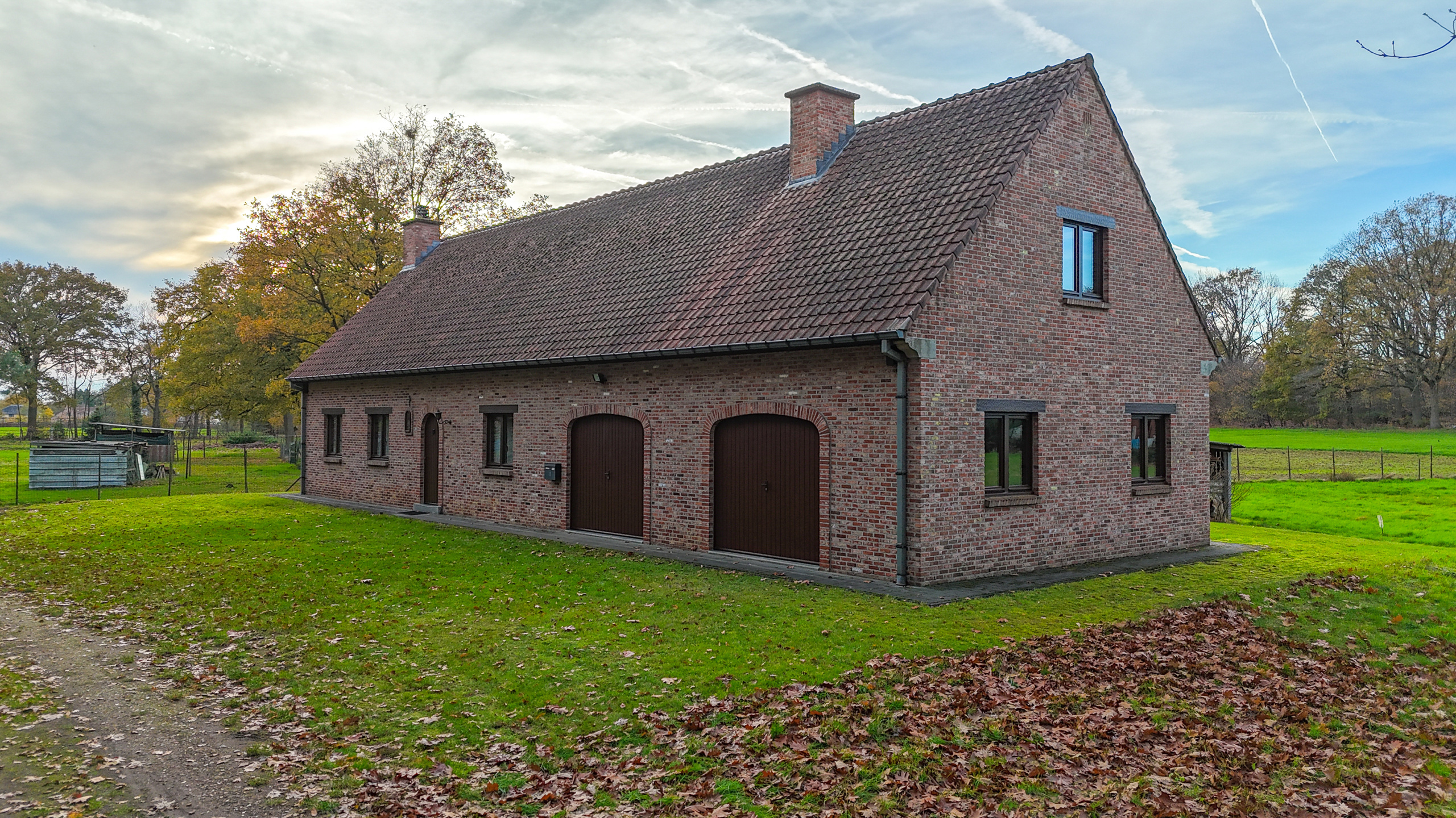 Exclusieve hoeve op 40are met bosrijke ligging te Paal! - foto 3