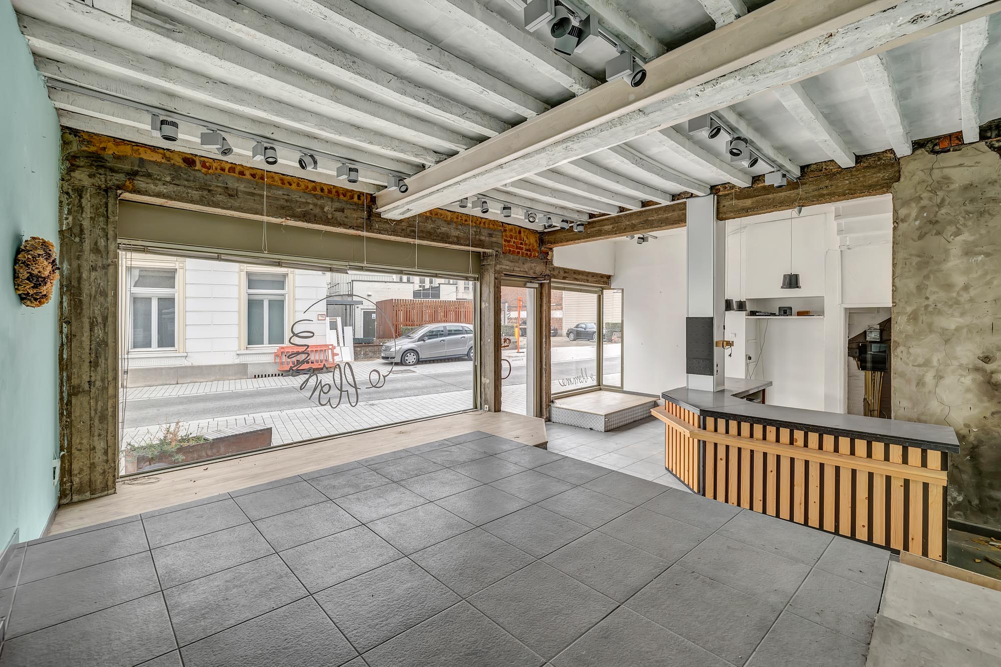 Opbrengsteigendom: Handelsruimte met 3 slpk app in centrum - foto 3