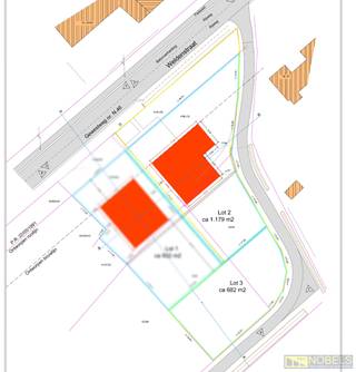 Onder voorwaarden kan u bovendien genieten van het <strong>VERLAAGDE BTW-TARIEF VAN 6% BIJ SLOOP EN HEROPBOUW.<br /><br />RUIM PERCEEL BOUWGROND (1.861M²) </strong>voor <strong>VILLAWONING MET ZUIDELIJKE ORIËNTATIE</strong> en <strong>ZICHT OP DE VELDEN</strong> te Oudenaarde. Dit aantrekkelijke stuk bouwgrond biedt alle mogelijkheden voor het realiseren van een <strong>LUXUEUZE OPEN BEBOUWING</strong> met veel lichtinval en een aangename tuin. Met een <strong>STRAATBREEDTE VAN 44,5M</strong>, voorziene <strong>GEVELBREEDTE VAN 17,87M</strong> en een <strong>BOUWDIEPTE VAN 16M</strong> is dit perceel ideaal voor een hedendaagse villa. De ligging langs de <strong>RECENT HERAANGELEGDE N46 TUSSEN OUDENAARDE EN ZWALM</strong> zorgt voor een <strong>VLOTTE BEREIKBAARHEID</strong> naar winkels, scholen en invalswegen. Lot 3 met een oppervlakte van 682 m² kan <strong>NIET</strong> worden <strong>VERTUIND</strong> gezien de ligging aan agrarisch gebied.<br /><br />Adres: Weldenstraat 37 (LOT 2 + LOT 3) te Oudenaarde<br /><br />Geen bouwverplichting; P-score: D, G-score: D; Metingskosten + aandeel verkavelingsakte ten laste van kopers.