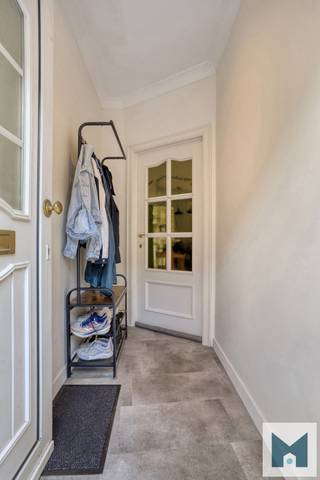 Gezellige, instapklare woning te Zele met uitstekende ligging en bereikbaarheid!Deze prachtige karaktervolle woning omvat vele authentieke elementen...