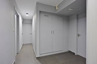 Spacieux nouvel appartement, 2e étage, 2 CHSous TVA 21% : €169.900 Apt + €20.000 Garage = €189.900 + TVA 21% = €229.779, ou :Enregistrem. 6% :...