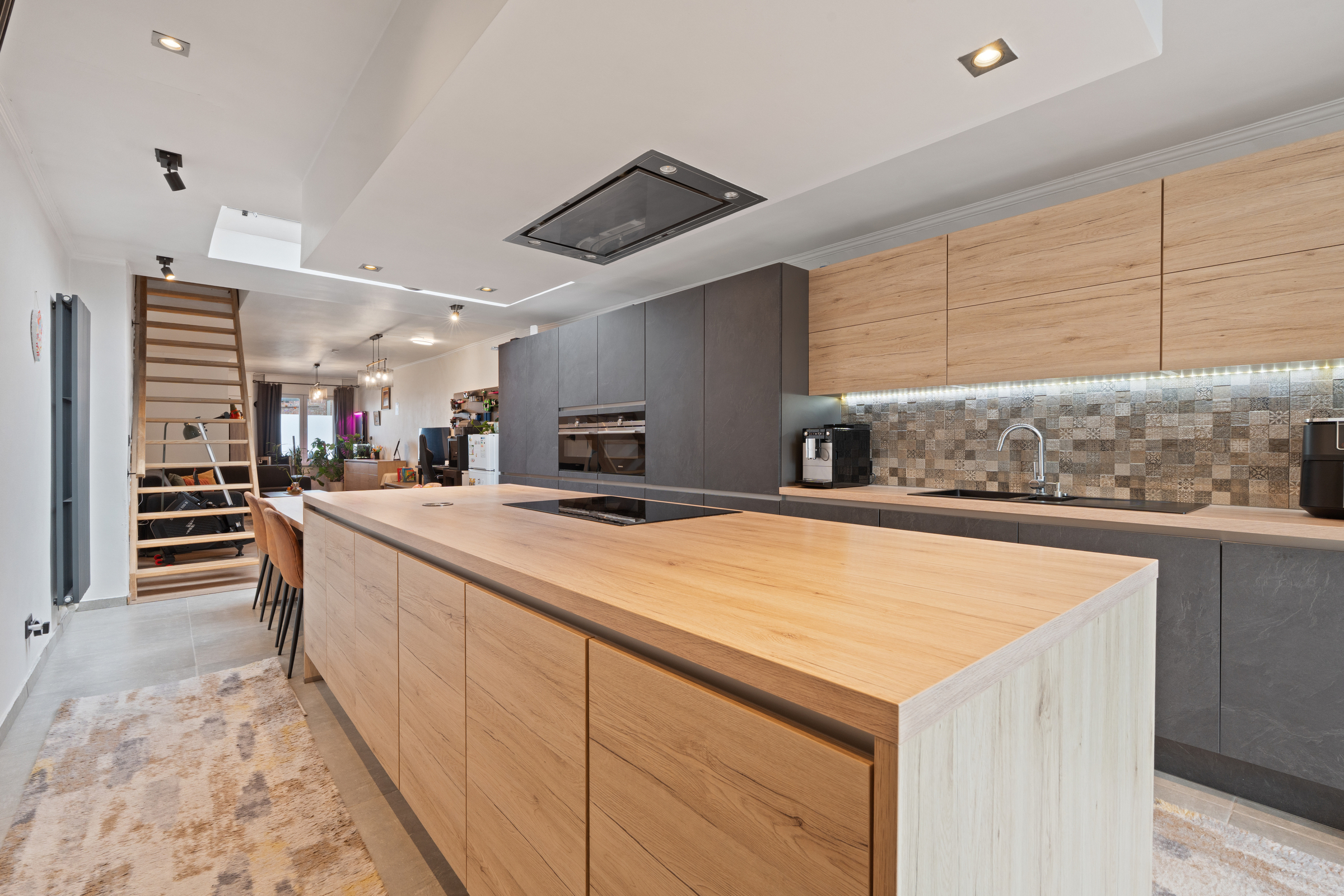 Gerenoveerde woning met 3 slaapkamer en garage in Wondelgem - foto 4