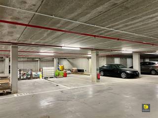 Ondergrondse autostaanplaatsen op centrale locatie te Berchem!Gunstig gelegen ondergrondse autostaanplaatsen te huur gelegen te Frans van...