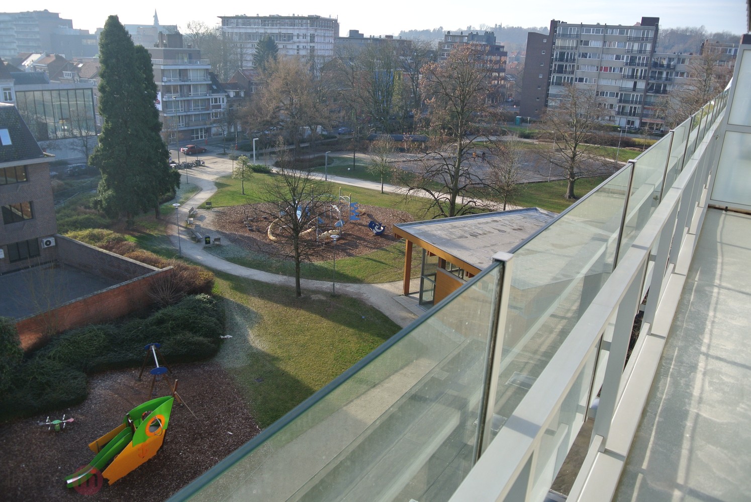 Centraal maar rustig gelegen appartement met drie slaapkamers - photo 4