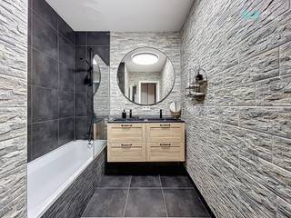 Contact : ‪0456 12 69 85 – clara.jacquy@weinvest.be<br /><br />We Invest presents a bright 80 m² (PEB) apartment located on the 4th floor of a 5-story building in a well-maintained building with an elevator.<br />This property will impress with its brightness and functional layout: a spacious living room with a fully equipped open-plan kitchen (27 m²) opening onto two southwest-facing terraces, perfect for enjoying the sun.<br />The apartment also features a hall, a separate toilet, a laundry room, a bathroom, and two comfortable bedrooms (14 m² and 11 m²).<br />
<article>
<div>
<div>
<div>
<div>
<div>
<div>
<p>You will also benefit from double glazing, a private boiler, a videophone, a cellar, and a parking space.</p>
</div>
</div>
</div>
</div>
</div>
</div>
</article>
Ideally located near public transportation, shops, schools, and Jette's green spaces, this apartment offers a pleasant and convenient living environment.<br /><br />Parking space: 100€<br />Charges: €110 (provision for common charges).<br />Orientation: southwest<br />PEB: B<br />Visit without delay! For more exclusive properties, visit www.weinvest.be