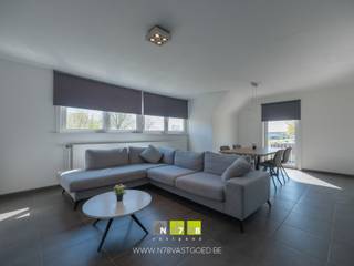 <strong>APPARTEMENT MET 3 SLAAPKAMERS, PRIVATIEVE GARAGE & KELDERBERGING TE LANKLAAR. </strong><br /><br /><strong>TROEVEN</strong><br />- Hedendaags en verzorgd appartement met praktische indeling.<br />- 3 Volwaardige slaapkamers.<br />- Ruime en lichtrijke woonkamer met toegang tot het terras.<br />- Elektrische installatie conform het AREI.<br />- Energiezuinig: EPC-label D – geen renovatieverplichting.<br />- Privatieve inpandige garage en ruime kelderberging inbegrepen.<br />- Interessant als opbrengsteigendom.<br /><br /><strong>KELDERVERDIEPING<br /></strong>- Inpandige garage.<br />- Kelderberging.<br /><br /><strong>GELIJKVLOERS</strong><br />- Gemeenschappelijke inkomhal.<br /><br /><strong>VERDIEPING +02<br /></strong>- Inkomhal (3,67m²): tegelvloer.<br />- Woonkamer (31,75m²): veel lichtinval, toegang tot terras, tegelvloer.<br />- Keuken (6,50m²): geïnstalleerd met onder- en bovenkasten, lades, ontbijttoog, keramische kookplaat, dampkap, oven, vaatwasser, koelkast, laminaatvloer.<br />- Hal (5m²): tegelvloer.<br />- Toilet (1,20m²): zittoilet, tegelvloer.<br />- Badkamer (4,17m²): geïnstalleerd met enkele lavabo, onder- en kolomkast, spiegelkast, douche, aansluiting wasmachine, laminaatvloer.<br />- Slaapkamer 1 (13m²): tegelvloer.<br />- Slaapkamer 2 (7,70m²): tegelvloer.<br />- Slaapkamer 3 (7,60m²): tegelvloer.<br /><br /><strong>RENOVATIES</strong><br />2016-2017: totaalrenovatie (ramen, badkamer, keuken)<br />2019-2020: elektriciteit<br />2024: interieurrenovatie, isolatie zolder.<br /><br />Bekijkt u deze advertentie via een aanverwante vastgoedsite, surf dan zeker naar onze website www.N78vastgoed.be voor een uitgebreide beschrijving en foto's. Meer info: +32 (0)89 86 18 88 of info@N78vastgoed.be.