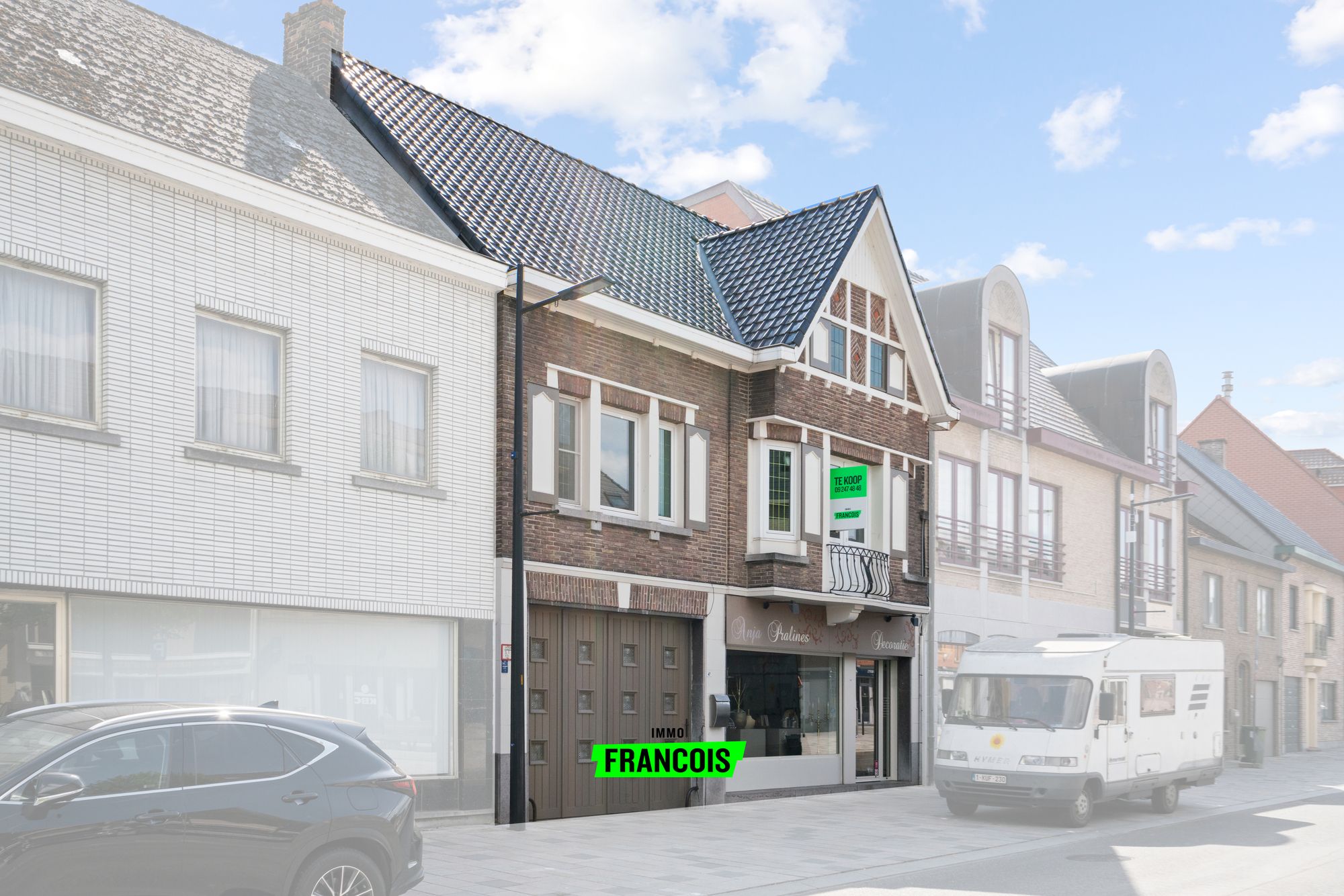 Uniek handelspand met woonst en ruime loods 195m² op topligging in Sint-Lievens-Houtem - foto 1