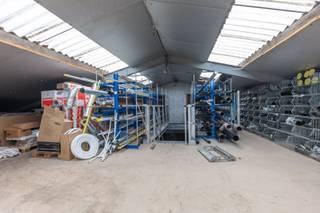 Op zoek naar een rendabele investering op een toplocatie? Dan is dit unieke vastgoed in het hart van Oudenburg iets voor u!Gebouw voor gemengd...