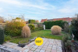 Deze ruime woning is gelegen op een mooi perceel van 302 m² en geniet een bijzonder gunstige ligging in een vlot bereikbare omgeving. Winkels,...